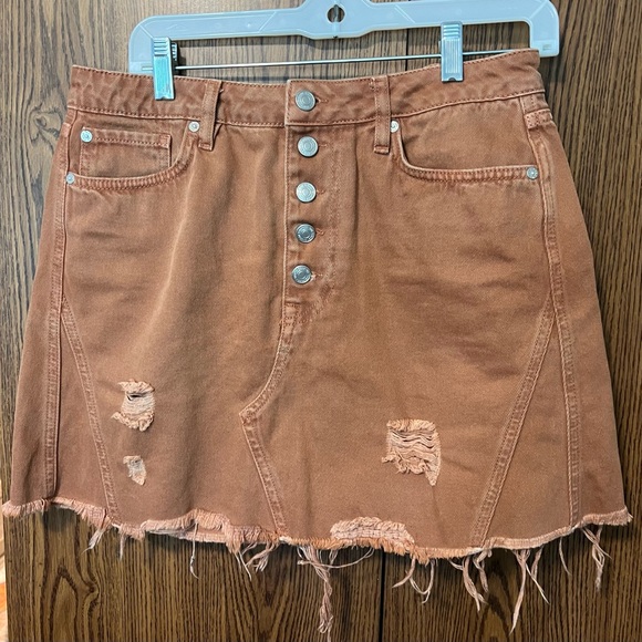 We The Free size 31 distressed denim skirt - Picture 4 of 8